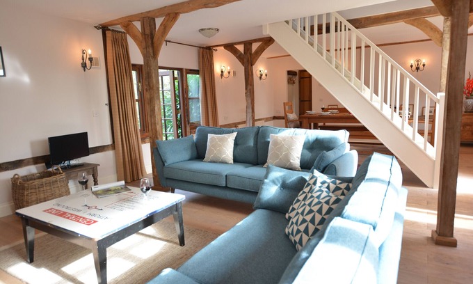 Walpole Cabaña | WHEELWRIGHT'S BARN, pet friendly, with open fire in Halesworth