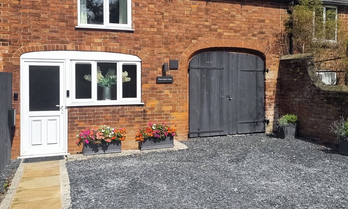 Ashbourne Cabaña | Wheelwright's Cottage