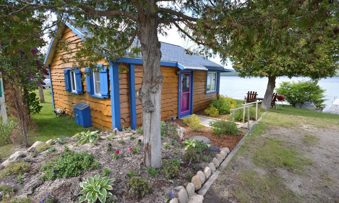 Boyne City Cabaña | Cuando se trata de la orilla del lago Living Usted no puede estar más cerca que esto!