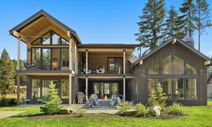Roslyn Casa | Where Family & Friends Connect — Outdoor Living, Year-Round