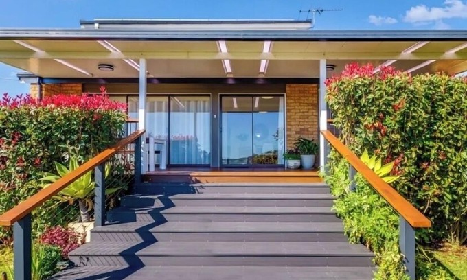 Safety Beach Casa | WHERE THE BEACH MEETS THE BUSH
