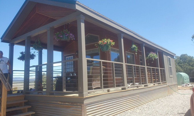 Ignacio Cabina | Where the Buffalo Roam. Private mountain views w/hot tub
