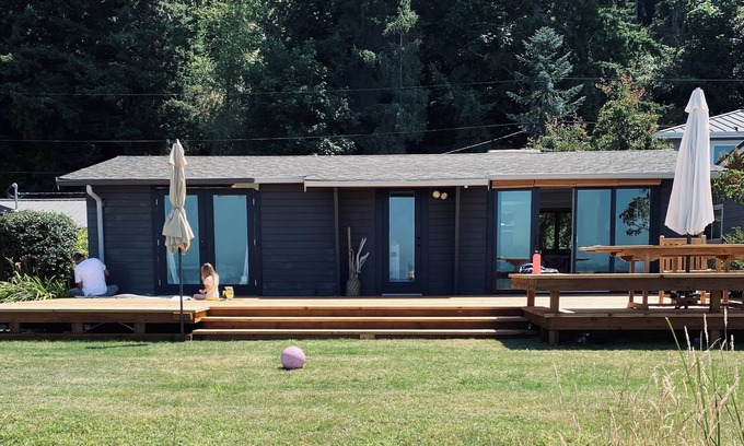 Freeland Cabina | Whidbey Island Beachfront Cabin No-Bank Sandy Beach + Sunset Views