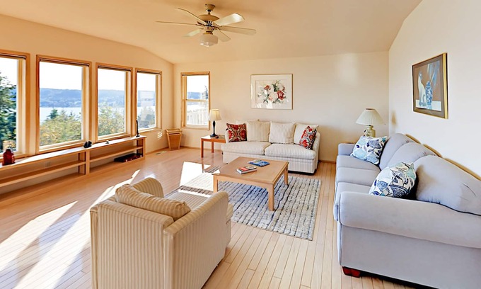 Oak Harbor Casa | Whidbey Island Getaway w/ Incredible Views of Skagit Bay