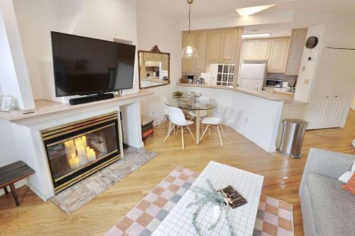 Washington Casa | Whimsical Cottage in Eastern Market
