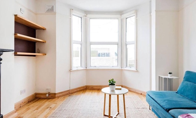 Queen's Park Apartamento | Whimsical Notting Hill Garden Flat