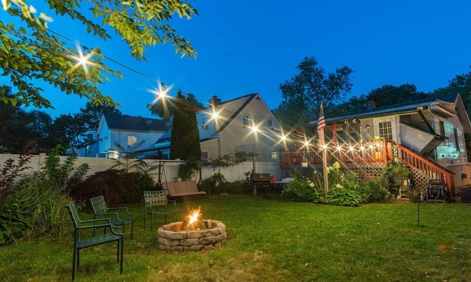 Cove - East Side - Shippan Apartamento | Whimsical Studio - Fire Pit
