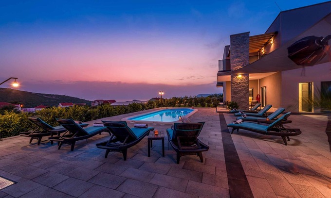 Zvekovica Villa | Whimsical Waters - Four Bedroom Villa, Sleeps 8