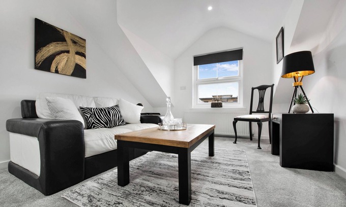 Pontrilas Apartamento | WhiskAwayStays Field House Apartment 1