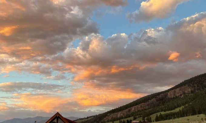 Creede Cabina | Whiskey Hill Cabin on Rio Grande National Forest