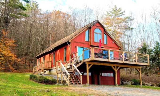 Chester Casa | WhiSki Cabin - 12 Acres With a Mountain View!