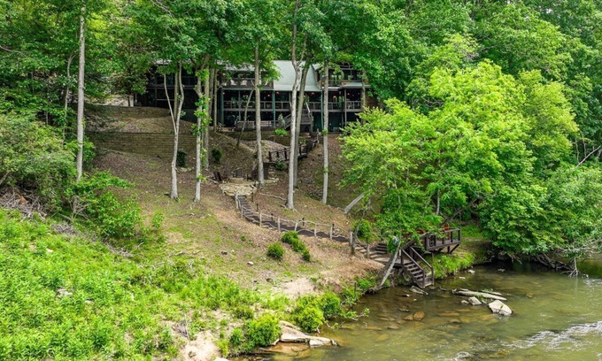 Ellijay Cabina | Whisperbend Lodge | Ellijay, GA