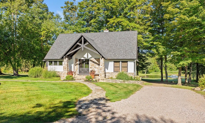 Goshen Casa | Whispering Estate Guest House - A Romantic Countryside Getaway