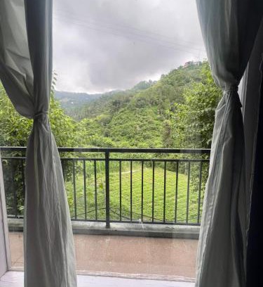 Kandaghat Casa | Whispering