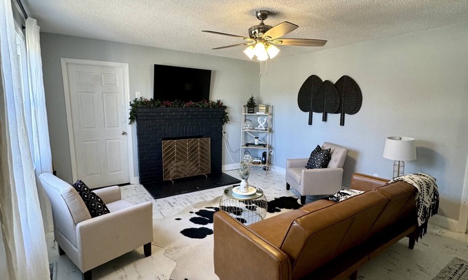 Easley Casa | Whispering Meadow Cottage