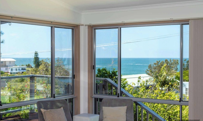 Malua Bay Casa | Whispering Palms - Ocean Views