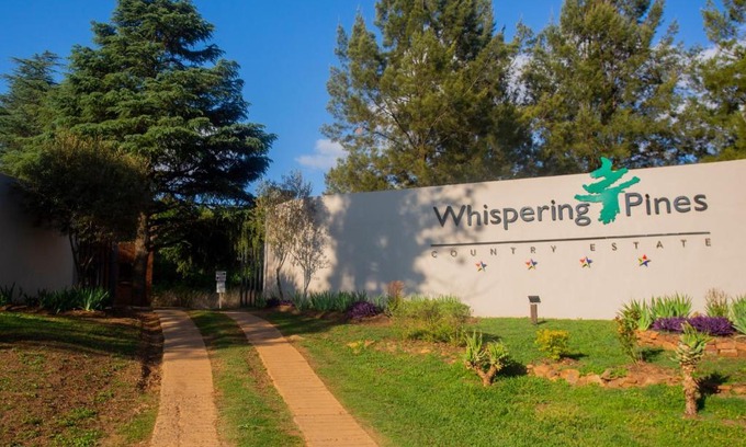 Magaliesberg Cabina | Whispering Pines Country Estate
