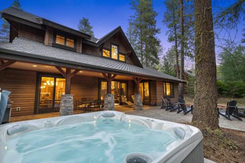 Cle Elum Casa | Whispering Pines Escape in Suncadia- Hot Tub, BBQ, Firepit, Fully Equipped Kitchen, Smart TVs, Hi-speed Wi-Fi