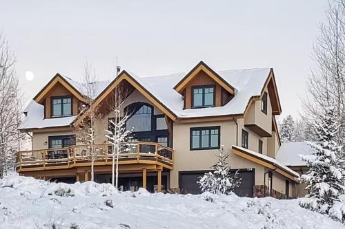 Innsbruck Val Moritz Casa | Whispering Pines Hideaway