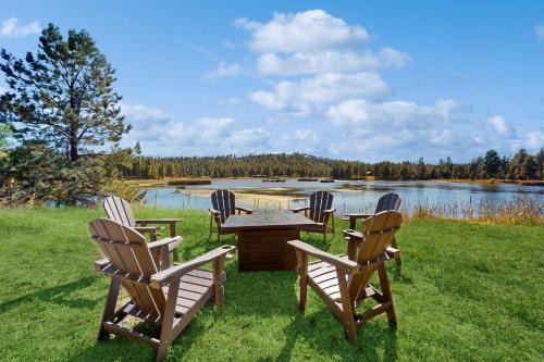 Munds Park Casa | Whispering Pines Lakehouse