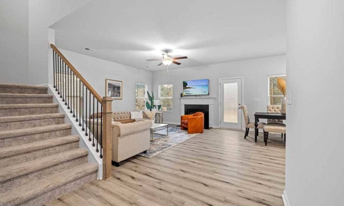 Grayson Casa | Whispering Pines Residence on Clark Lake Ln