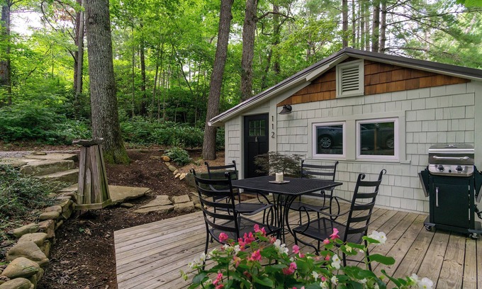 Black Mountain Cabaña | Whispering Pines | Grill, Fire Pit & 5 Min. to Downtown Black Mtn!