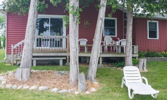 Fenelon Falls Cabaña | Whispering Waters - Dos Habitaciones Casa Rural, Capacidad 6