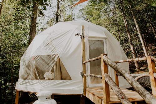 Cosby Casa | Whispering Waters Dome Getaway