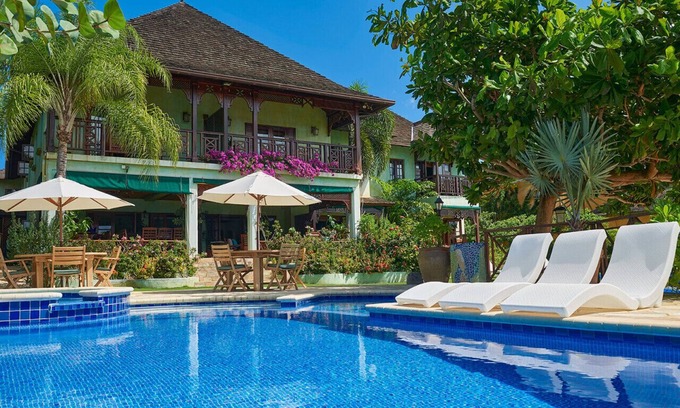 Discovery Bay Villa | Whispering Waters - A 7 bedrom Luxury Villa with a private beach cove