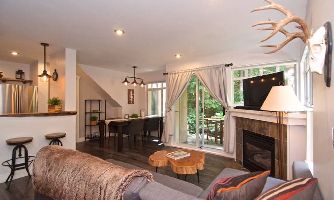 Village North Casa | Whistler Hide-away: A real treasure, beautifully renovated, peaceful private setting