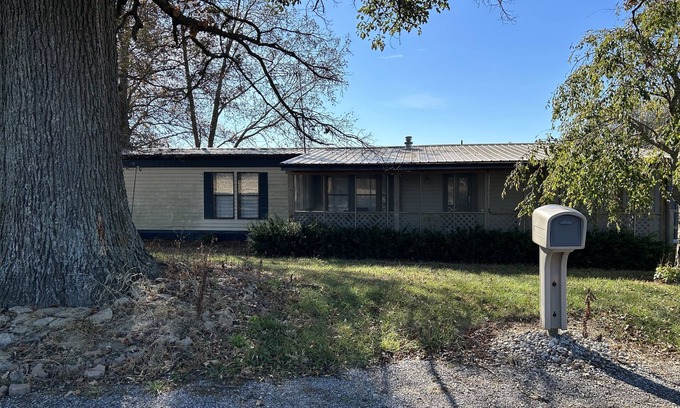 Dale Casa | White County Country Hideaway!!! Great for Hunters 2 Bedroom 2 Bathrooms