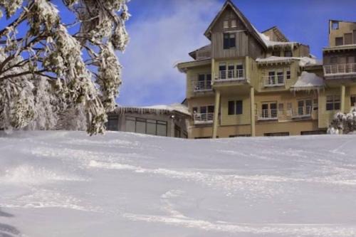 Hotham Heights Apartamento | White Crystal 110