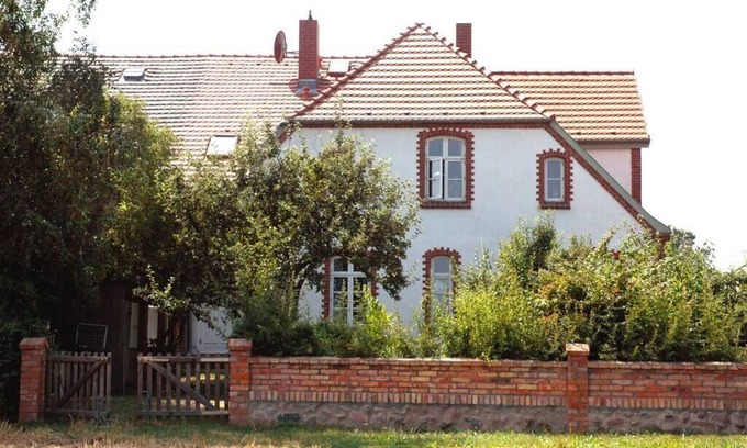 Bastorf Casa | White Garden Living in the historic farmhouse