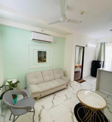 Gurugram Apartamento | White Grass3 Cozy Apt in Gurgaon