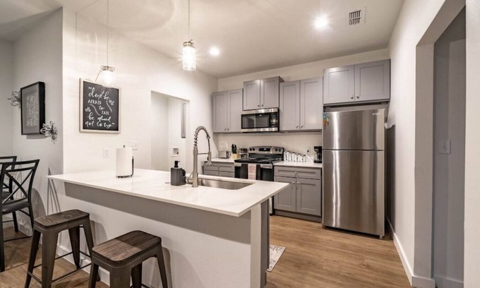 North by Northwest Casa | White Haus - 3BR/3BA - New Construction