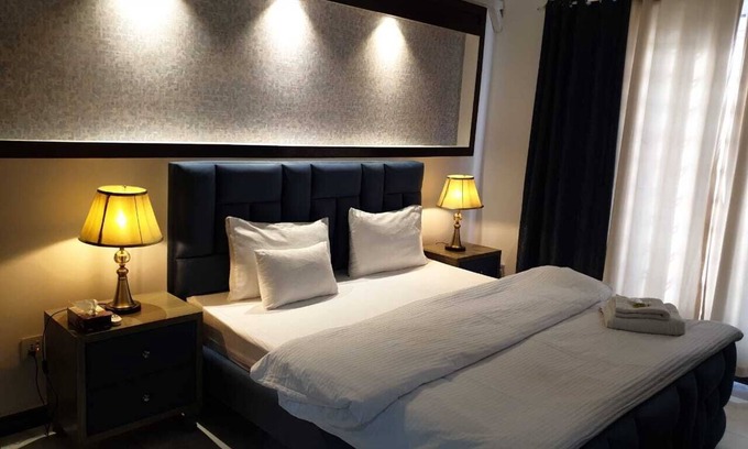Islamabad Hotel | White House Executive