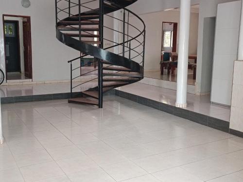 Ziguinchor Casa | White House