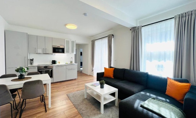 Muerzzuschlag Apartamento | White Inn - Ferienwohnung mit Terrasse