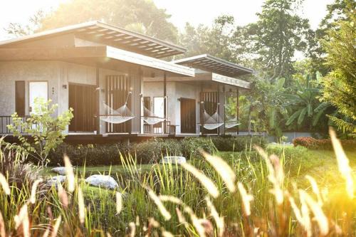 Khanong Phra Casa | White Knot Khao Yai