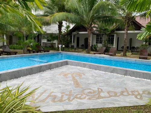 Lubok Buaya Complejo | White Lodge