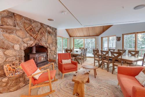 Thornton Casa | White Mountain Escape with Separate In-Law Suite!