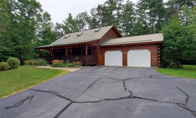 Bartlett Cabina | Westside Woods Log Cabin