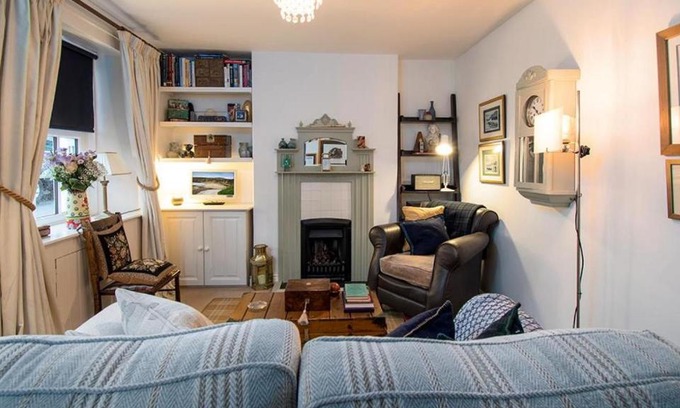 Conwy Casa | White O Morn