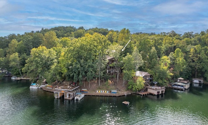 Sunset Cove Casa | White Oak Point | Historic, Lakefront Cabin on Lake Lure