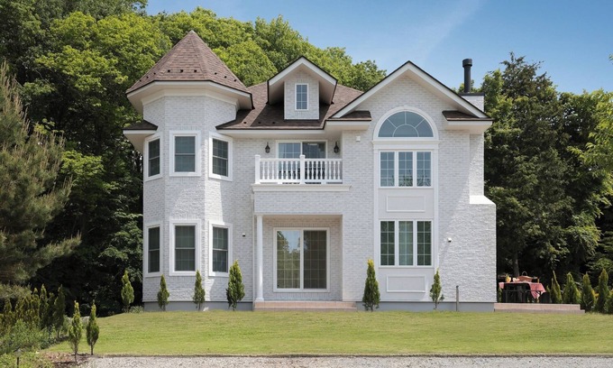 Oiwake Casa | White Palace | Britishstyle villa nestled in the / Kitasakugun Nagano