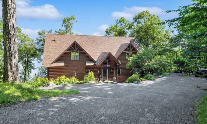 Seguin Casa | White Pines Lake Joseph Muskoka