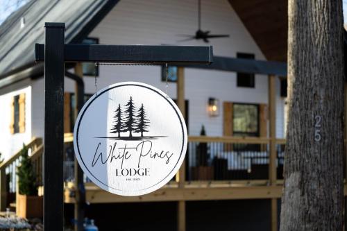 Clarkson Casa | White Pines Lodge- Wooded Retreat