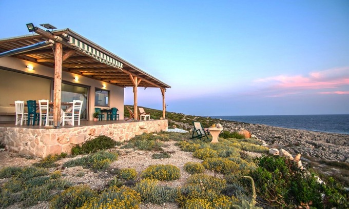 Agia Marina Casa | White Rock Cave Villa