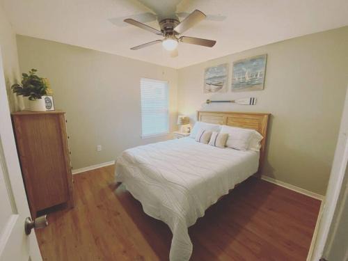 Gulfport Apartamento | White Sand Getaway steps from Beach