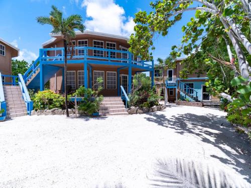 San Pedro Apartamento | White Sands Cove E01-Partial Ocean View 2 BR by Stay Floreo